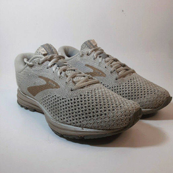 brooks revel 2 champagne